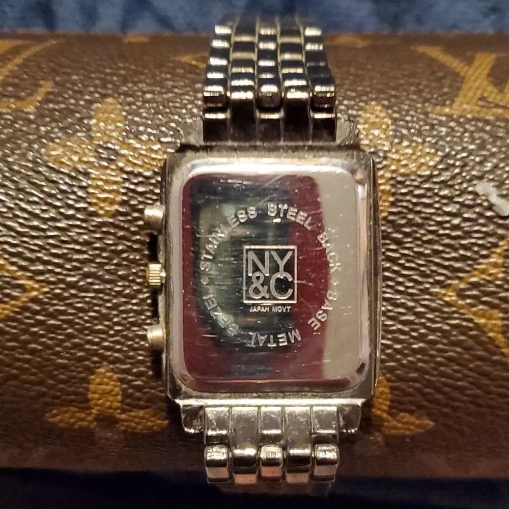 NY & C New York & Company Analog‎ Wristwatch Gunmetal Band & Case Crystals